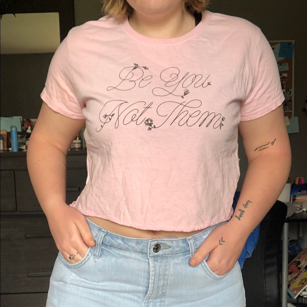cropped tee